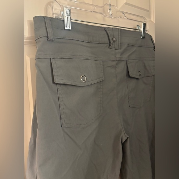 Prana Vintage Mid Rise Bermuda Hike Shorts, Gray, Size 14 - Picture 5 of 8